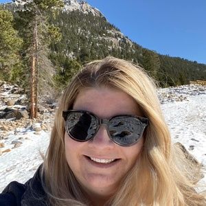 Meet your Posher, Lisa